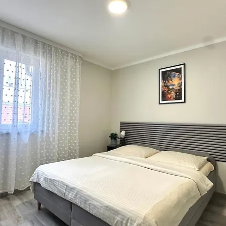 Modern Living Pensión 3*