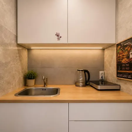 Modern Living 3*